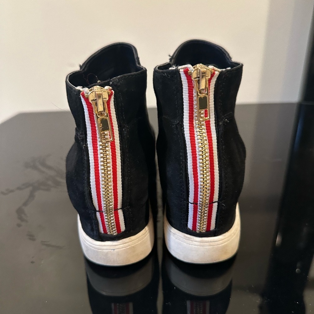 Steve Madden black suede sneakers with white and red tuxedo strip on back - Picture 1 of 5